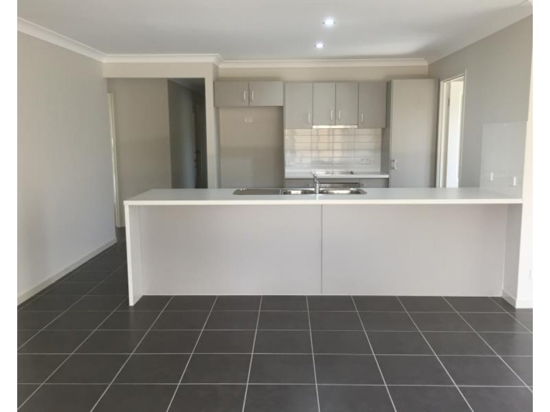 6 Rosedale Street, Parkhurst QLD 4702